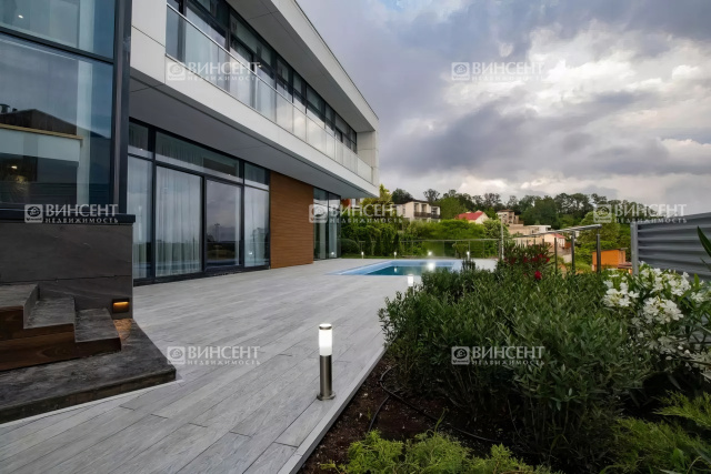 Дом в современном стиле в Сочи у моря