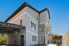 Новый дом с ремонтом в центре Сочи