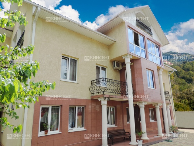 Гостиница в центре Адлера