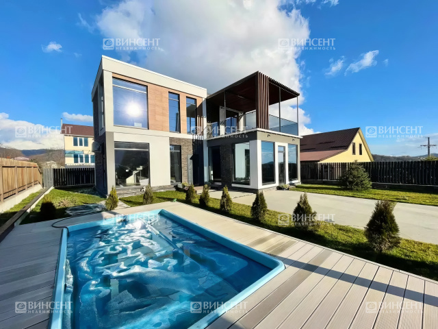 Дом в стиле Хай Тек в Сочи у моря