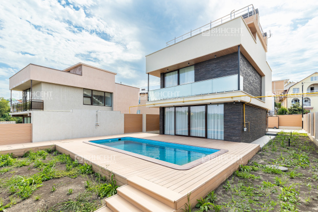 Роскошный дом в лучшем районе Сочи