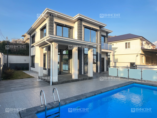 Уютный дом рядом со школой в Сириусе