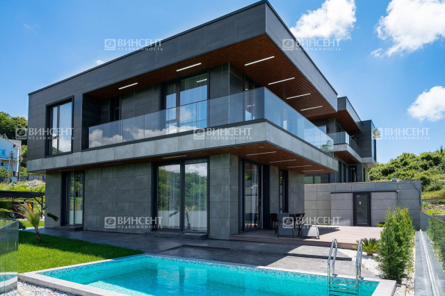 Дом в Сочи с бассейном и видом на море