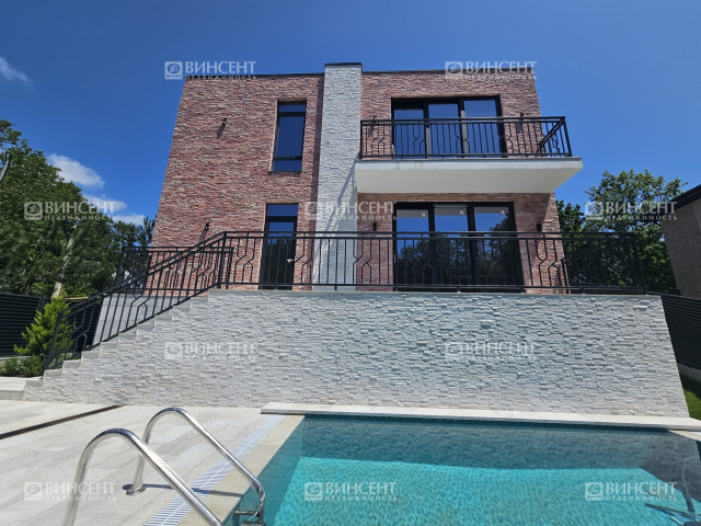 Уютный дом у моря рядом 