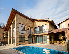 Дом в Сочи с бассейном и прекрасным видом на горы