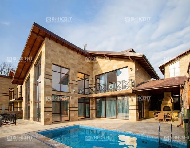 Дом в Сочи с бассейном и прекрасным видом на горы